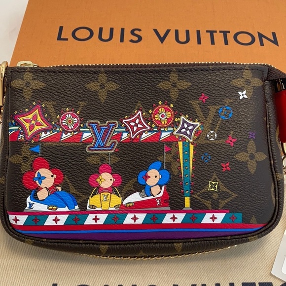LOUIS Vuitton Christmas 2020 mini pochette access - Picture 2 of 13